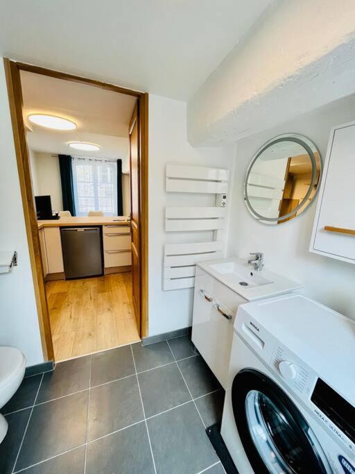 Apartamento Stylish Studio In The Center Of Senlis Senlis  Exterior foto